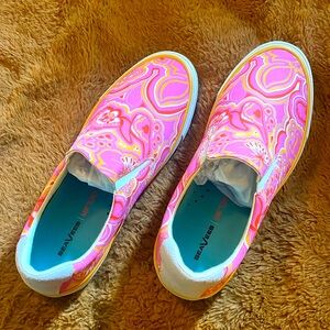 Seevees slip on sneakers NWOT